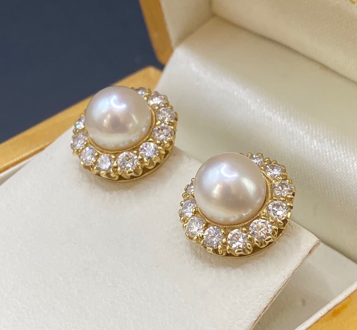18ct Gold Pearl & Diamond Halo Stud Earrings 24 Diamonds Approx 0.72ct